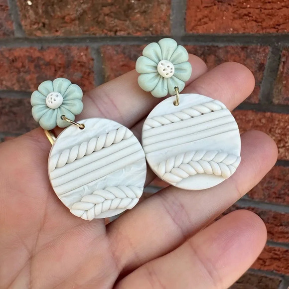 Anthropologie Aurora Flower Resin Earrings - Picture 6 of 7